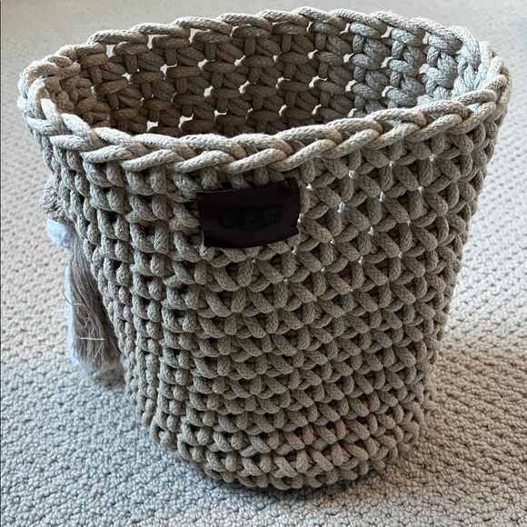 UGG Tan Knit Cosmetic Bag - Picture 2 of 5